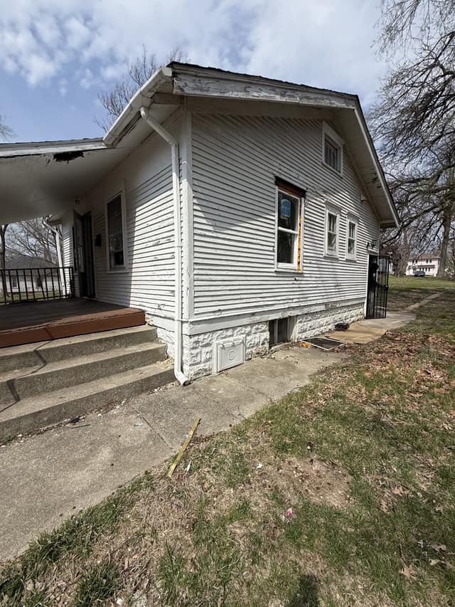 830 East Rodgers Ave photo 3