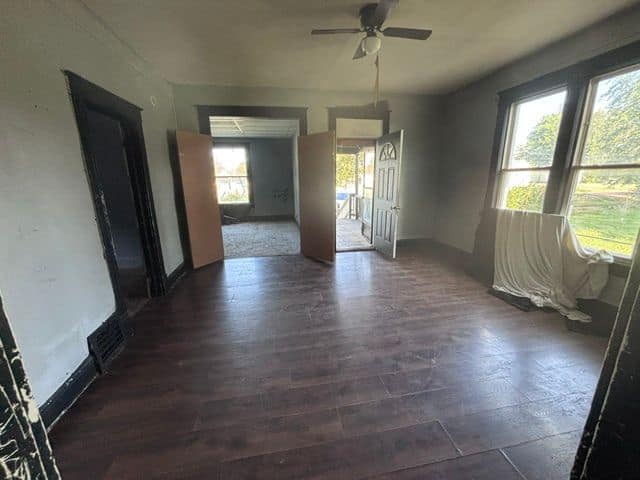 514 N Walnut St photo 6