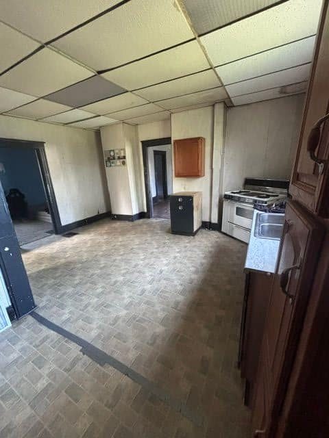 514 N Walnut St photo 8