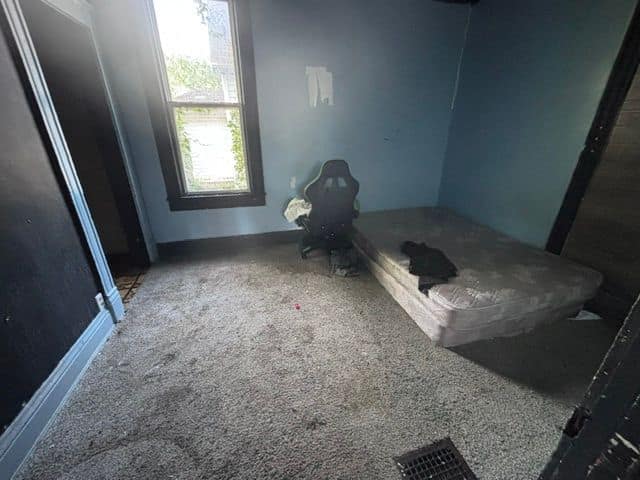 514 N Walnut St photo 9
