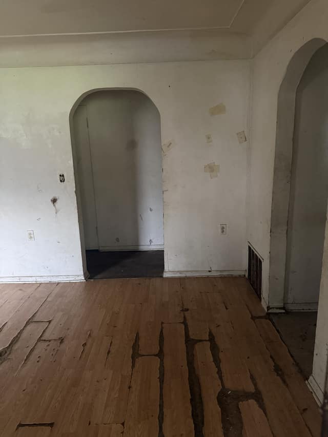 5050 Hallows Avenue photo 4