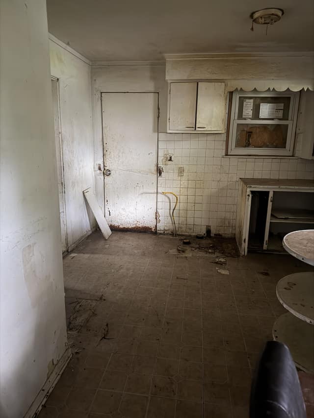 5050 Hallows Avenue photo 10