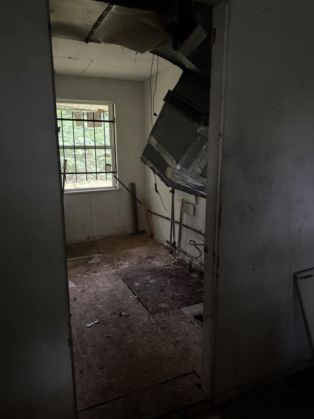 5050 Hallows Avenue photo 11