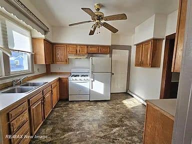 505 Yale St photo 22