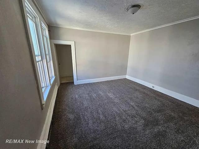 505 Yale St photo 6