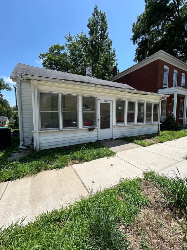 718 South Church Street  photo 1