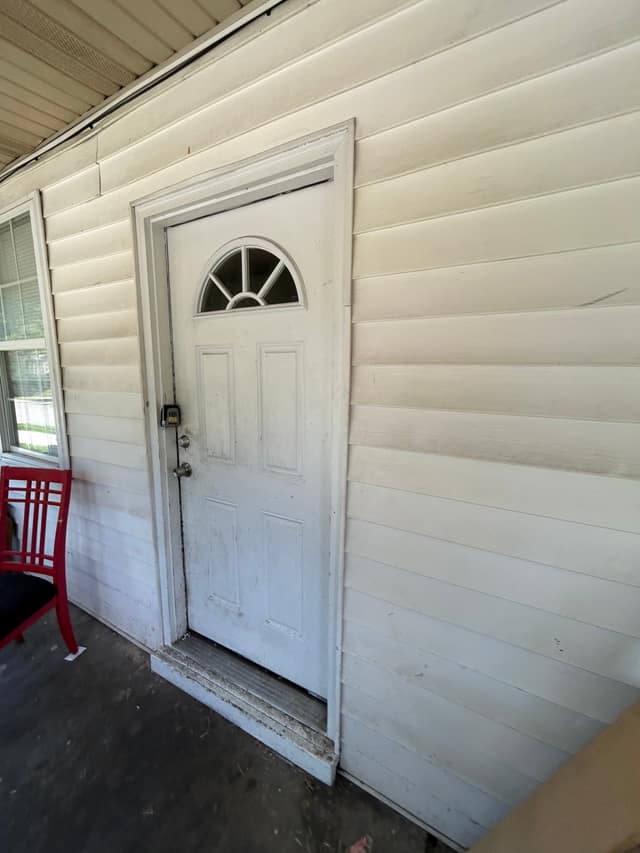 718 South Church Street  photo 4