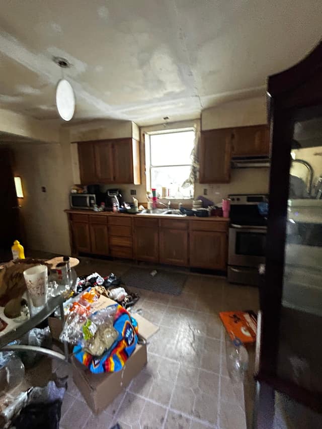 127 Elkan Ave photo 24
