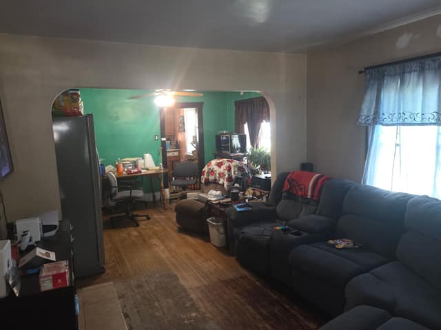 1818 N Maple Ave photo 2