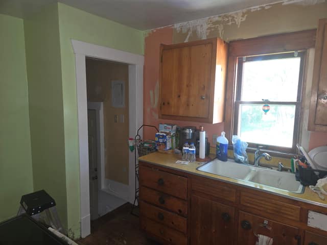 1818 N Maple Ave photo 3