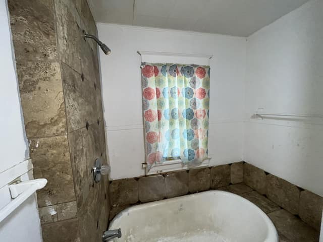 802 N 71st St photo 6