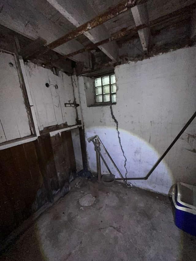 1027 Garth Ave photo 8