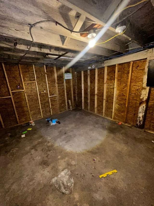 1027 Garth Ave photo 11