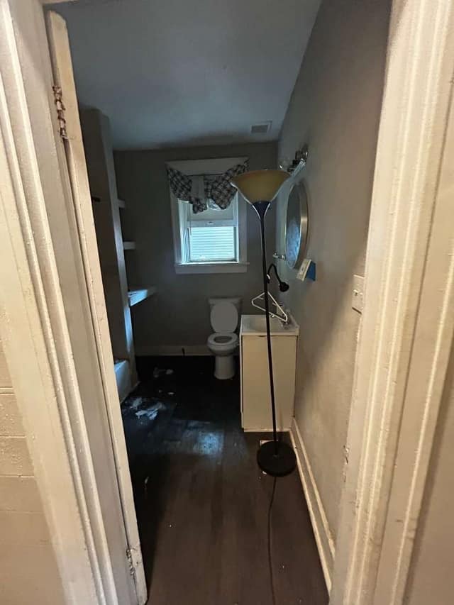 1027 Garth Ave photo 32