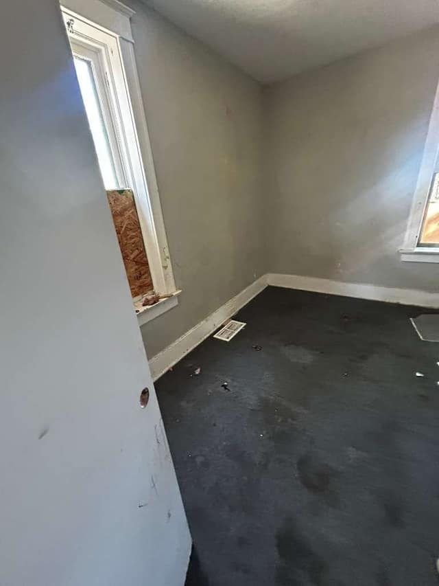 1027 Garth Ave photo 13