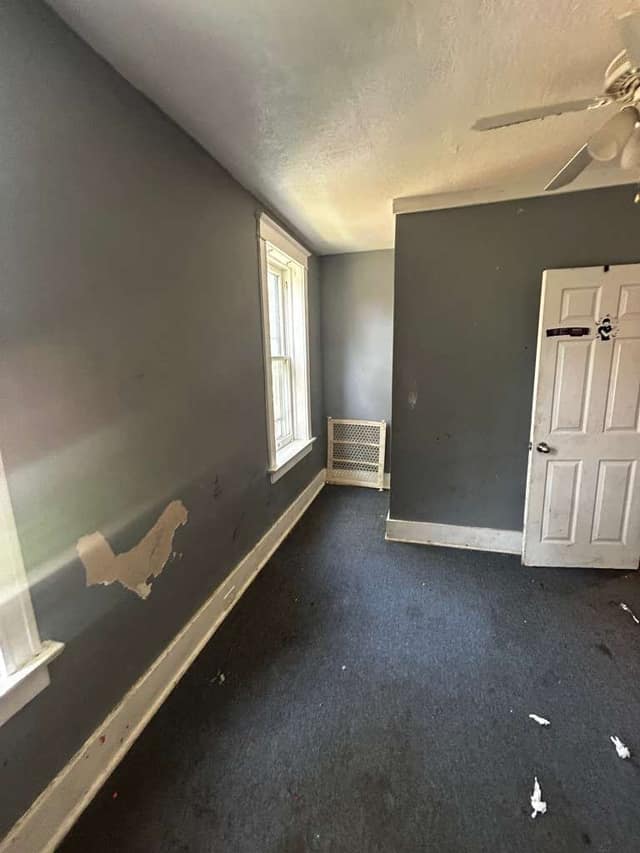 1027 Garth Ave photo 2