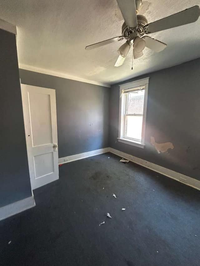 1027 Garth Ave photo 3
