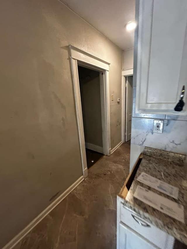 1027 Garth Ave photo 38