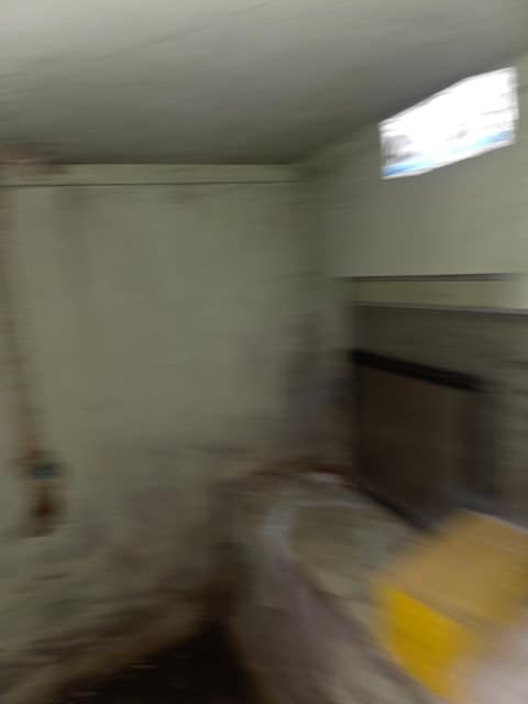 712 W Waggoner St photo 23