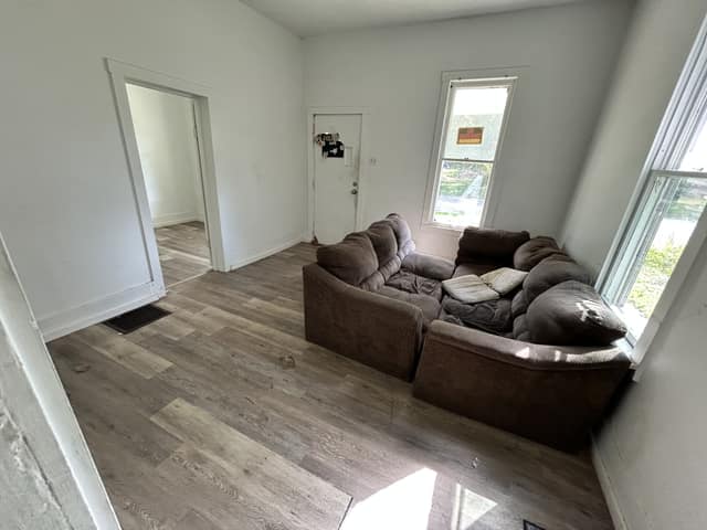 909 S Maffit St photo 2