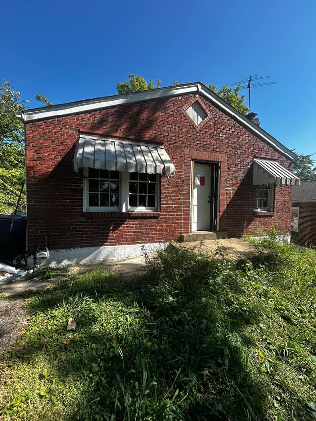 819 Elias Ave photo 3