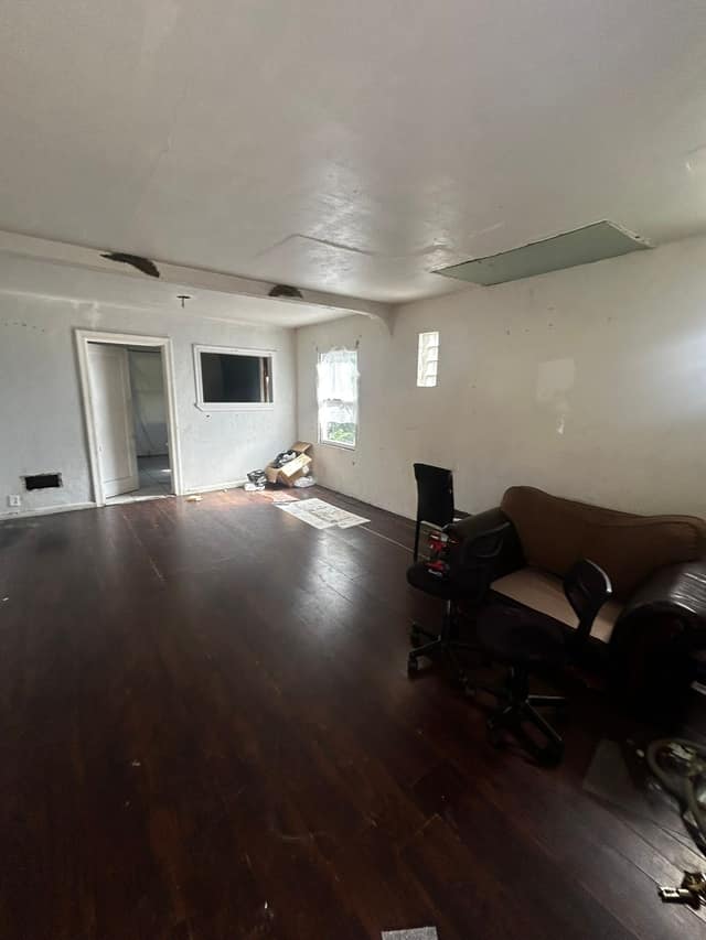 819 Elias Ave photo 5