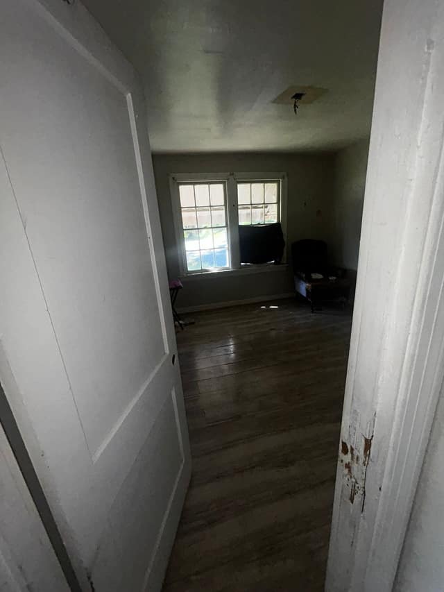 819 Elias Ave photo 12