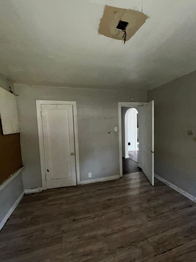 819 Elias Ave photo 16