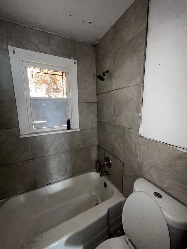 819 Elias Ave photo 18