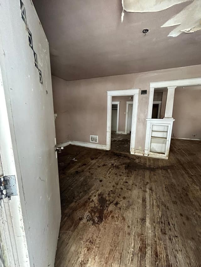 4546 Pope Ave photo 3