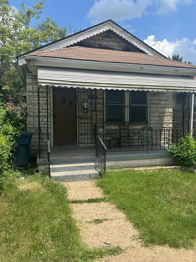 6041 Harney photo 1