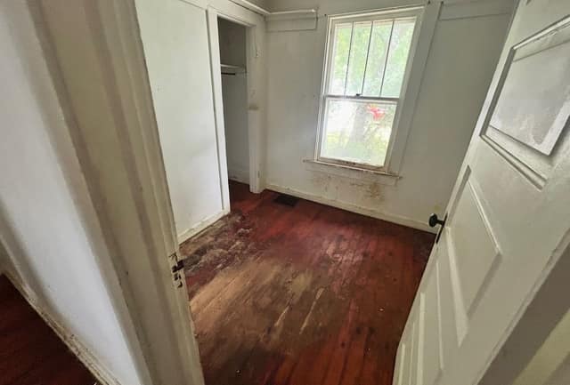 1174 W King photo 6