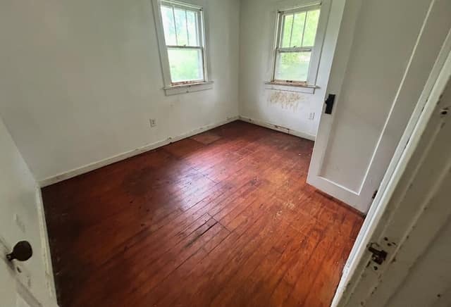 1174 W King photo 10