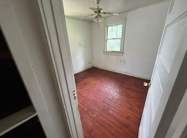 1174 W King photo 13