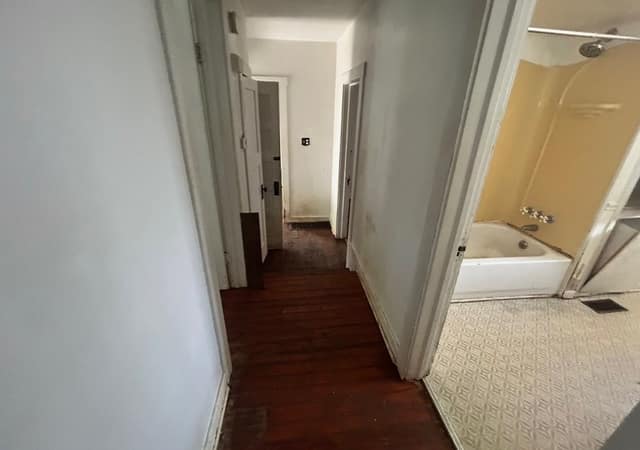 1174 W King photo 17
