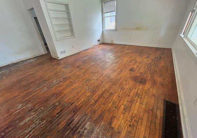 1174 W King photo 21