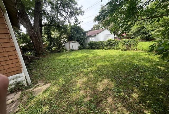 1174 W King photo 32