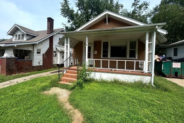 1174 W King photo 33