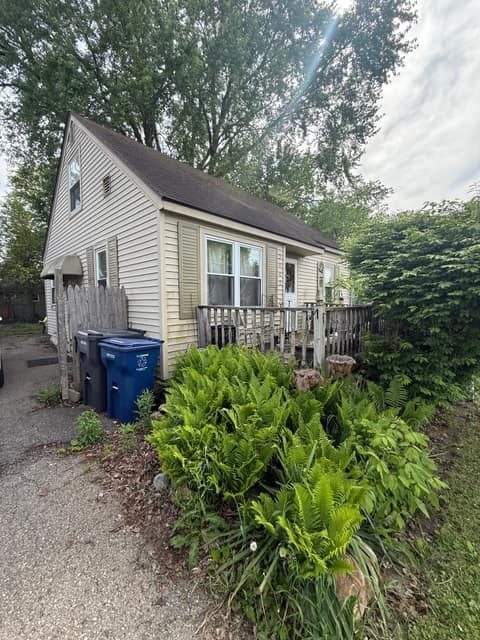 3002 Arizona Ave. Flint MI 48506 photo 1