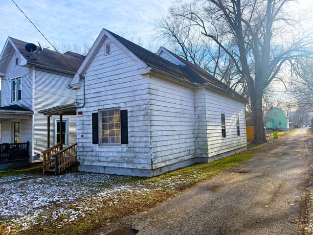611 Haungs Ave Peoria IL photo 2