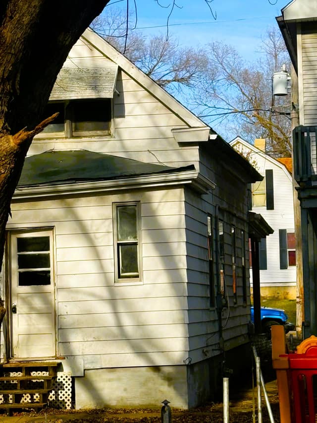 611 Haungs Ave Peoria IL photo 4