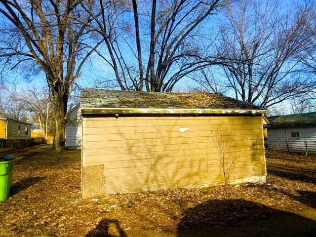 611 Haungs Ave Peoria IL photo 6